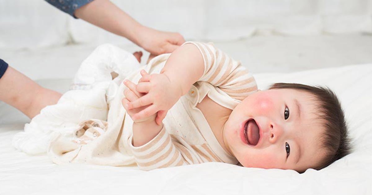 換尿布 幫寶寶換尿布的正確姿勢及5點注意事項｜Mombaby 媽媽寶寶懷孕生活網